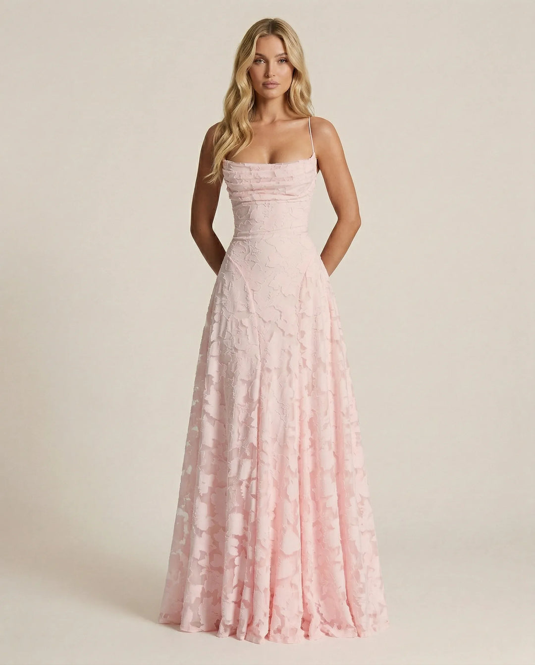 Nerina – Zvodné tvarujúce šaty Romance